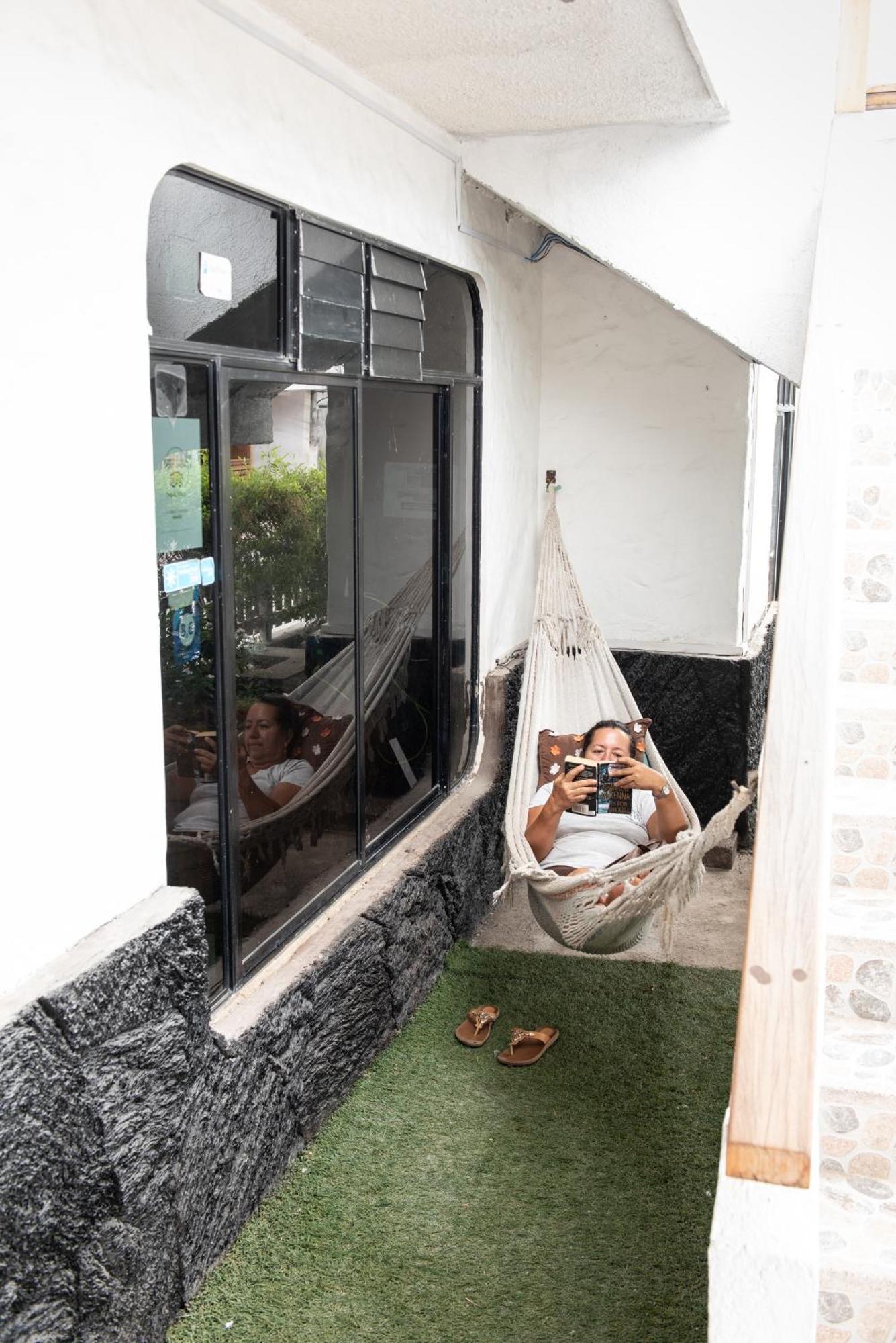 Hotel La Gran Tortuga - ᯤ Starlink Puerto Villamil Eksteriør bilde