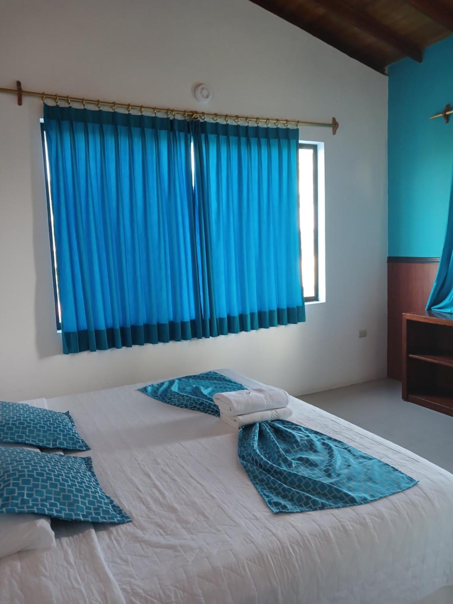 Hotel La Gran Tortuga - ᯤ Starlink Puerto Villamil Eksteriør bilde
