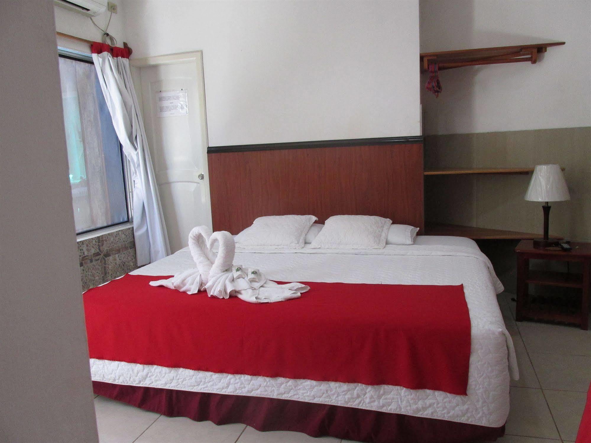 Hotel La Gran Tortuga - ᯤ Starlink Puerto Villamil Eksteriør bilde