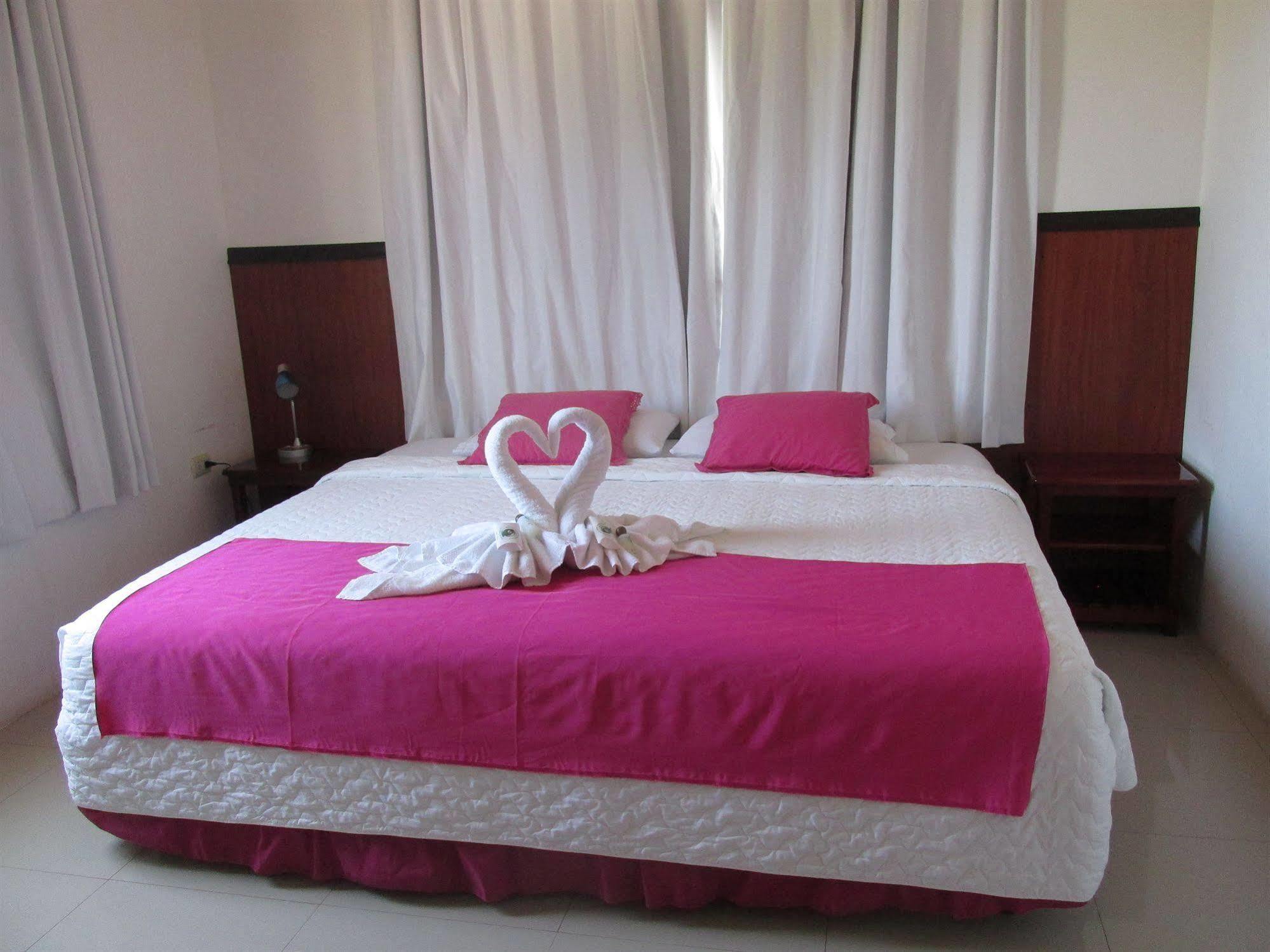 Hotel La Gran Tortuga - ᯤ Starlink Puerto Villamil Eksteriør bilde
