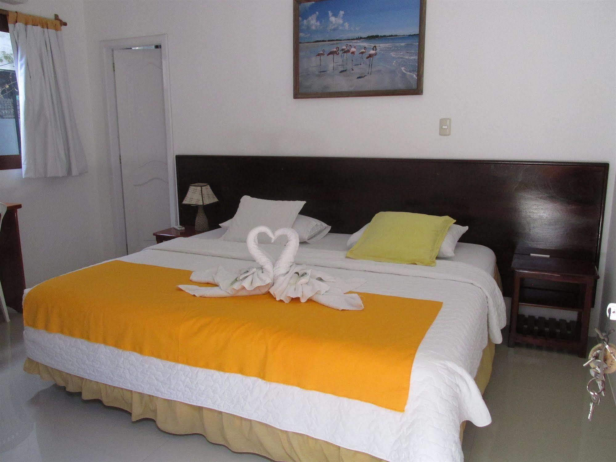 Hotel La Gran Tortuga - ᯤ Starlink Puerto Villamil Eksteriør bilde